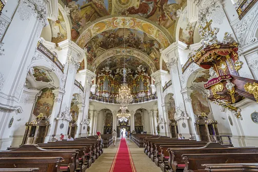 Opactwo i sanktuarium w Krzeszowie - arcydzieło barokowej architektury