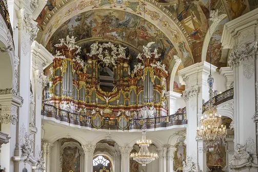 Opactwo i sanktuarium w Krzeszowie - arcydzieło barokowej architektury