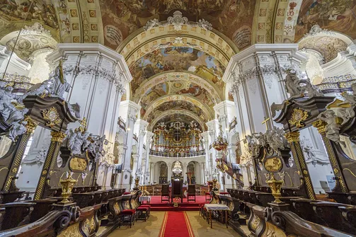 Opactwo i sanktuarium w Krzeszowie - arcydzieło barokowej architektury