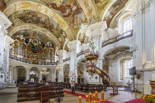 Opactwo i sanktuarium w Krzeszowie - arcydzieło barokowej architektury