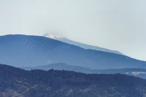 Widok z Wielkiej Raczy na Babią Górę