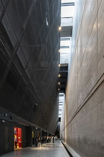 Muzeum II Wojny Światowej - nowoczesne spojrzenie na dramat XX wieku