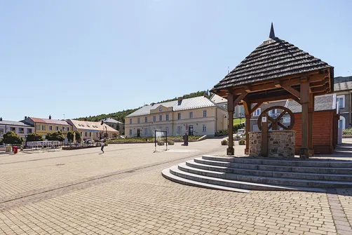 Chęciny - miasto z królewskim zamkiem