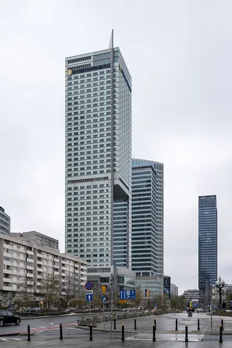 Hotel InterContinental, z tyłu Warsaw Financial Center, po prawej Cosmopolitan
