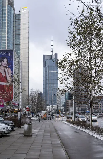 Varso Tower widoczny od strony alei  Jana Pawła II