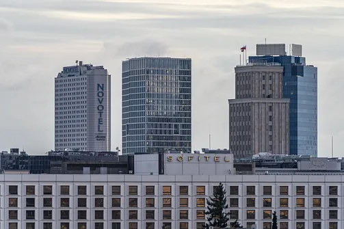 Od lewej: Novotel Warszawa Centrum, Widok Towers, Prudential i Moniuszki 1A