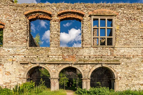 Pałac Tarłów w Podzamczu Piekoszowskim