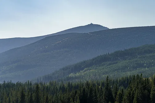 Śnieżka z Karpacza przez Pielgrzymy, Słonecznik i trzy karkonoskie schroniska