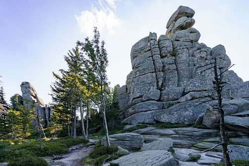 Śnieżka z Karpacza przez Pielgrzymy, Słonecznik i trzy karkonoskie schroniska