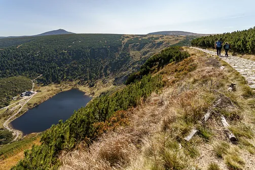 Śnieżka z Karpacza przez Pielgrzymy, Słonecznik i trzy karkonoskie schroniska
