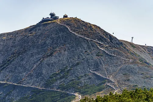 Śnieżka z Karpacza przez Pielgrzymy, Słonecznik i trzy karkonoskie schroniska