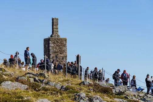 Śnieżka z Karpacza przez Pielgrzymy, Słonecznik i trzy karkonoskie schroniska