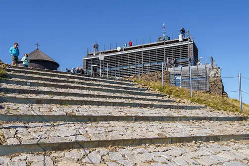 Śnieżka z Karpacza przez Pielgrzymy, Słonecznik i trzy karkonoskie schroniska