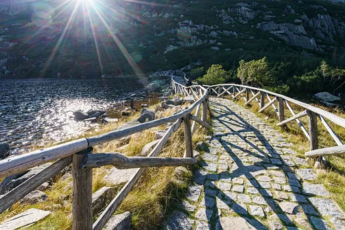 Śnieżka z Karpacza przez Pielgrzymy, Słonecznik i trzy karkonoskie schroniska