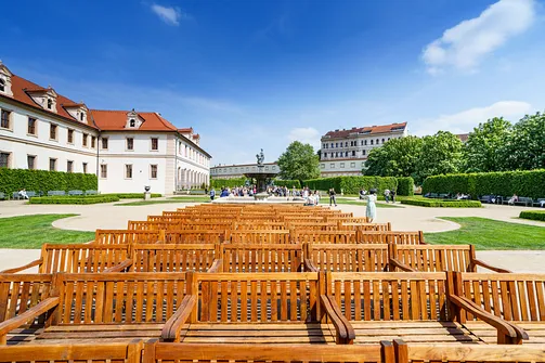 Praga - stolica Czech nad Wełtawą