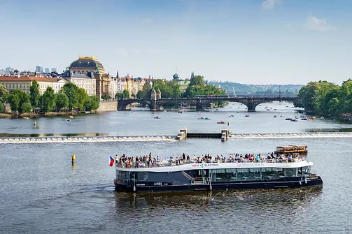 Praga - stolica Czech nad Wełtawą