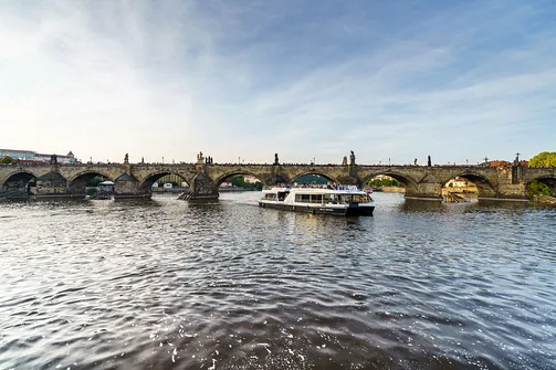 Praga - stolica Czech nad Wełtawą