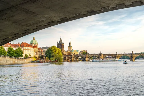Praga - stolica Czech nad Wełtawą