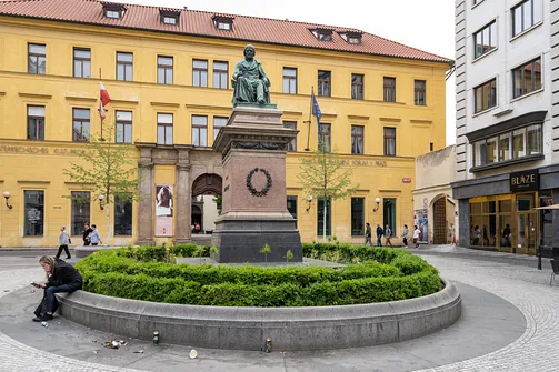 Praga - stolica Czech nad Wełtawą