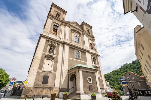 Bazylika w Bardzie – Sanktuarium Matki Bożej Strażniczki Wiary Świętej