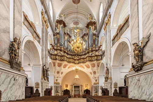 Bazylika w Bardzie – Sanktuarium Matki Bożej Strażniczki Wiary Świętej