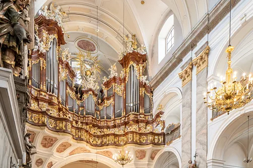 Bazylika w Bardzie – Sanktuarium Matki Bożej Strażniczki Wiary Świętej