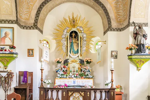 Wędrówka na Kalwarię do kaplicy Matki Bożej Płaczącej. Obryw Skalny i panorama Barda.