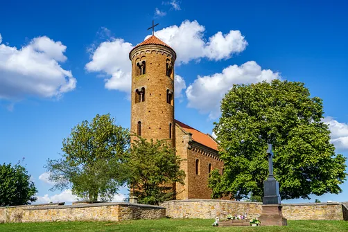 Kościół św. Idziego w Inowłodzu - jeden z najstarszych kościołów w Polsce
