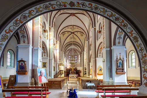 Kościół Najświętszego Serca Pana Jezusa w Parznie - widok wnetrza