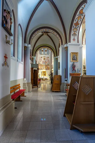 Kościół Najświętszego Serca Pana Jezusa w Parznie
