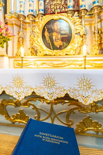 Kościół Świętego Krzyża w Rzeszowie - Sanktuarium Matki Bożej Szkaplerznej