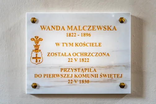 Pamiątkowa tablica poświęcona Wandzie Malczewskiej w radomskiej farze.