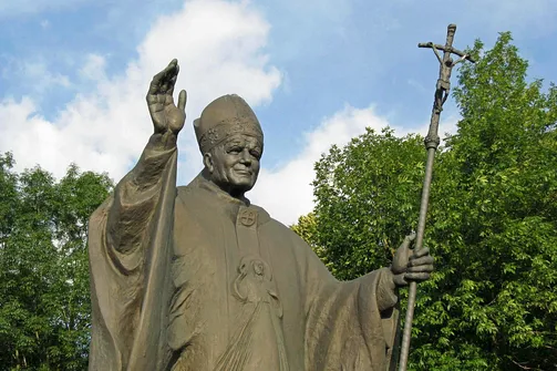 Góra św. Anny. Pomnik Jana Pawła II na Górze św. Anny